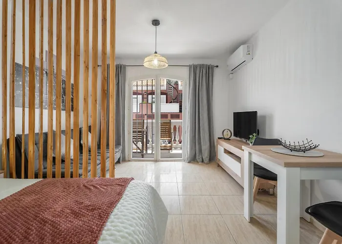 Parque Carolina 207 * Costa Del Silencio